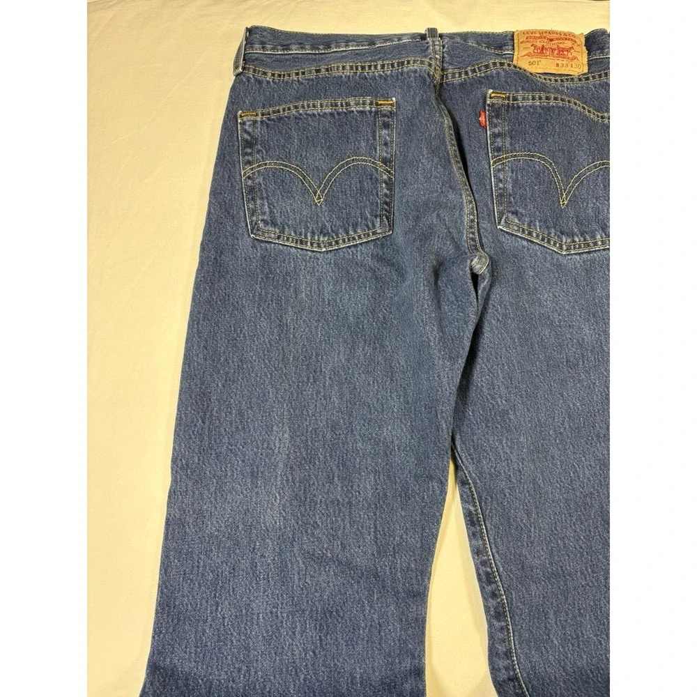 Vintage Levis 501 Blue Jeans Size 33 x 30 May 2004 Made In Colombia Red